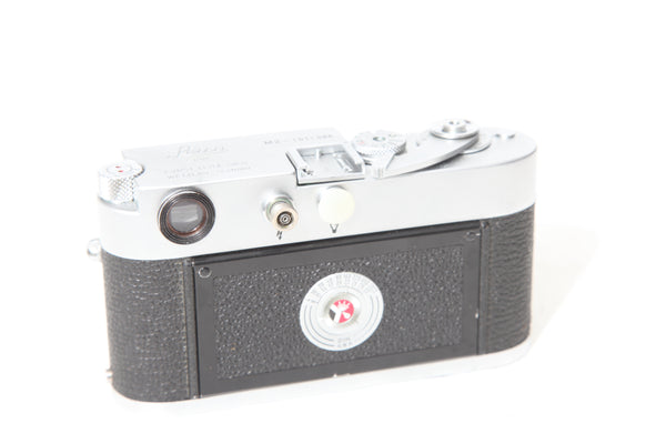 Leica M2 with Quickload